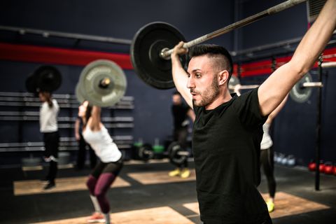 weightlifting class togetherness