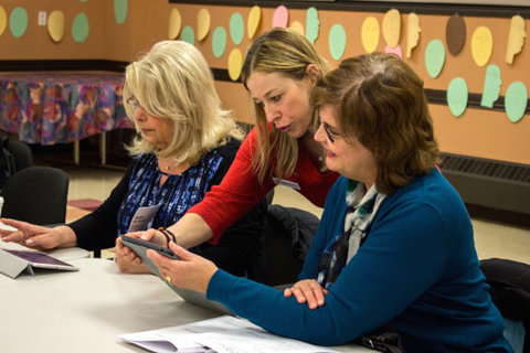 Elizabeth Youngstein, center, leads a diabetes prevention program in Wayne, N.J., with the participants Barbara Biazzo, left, and Marilyn Gerardi.